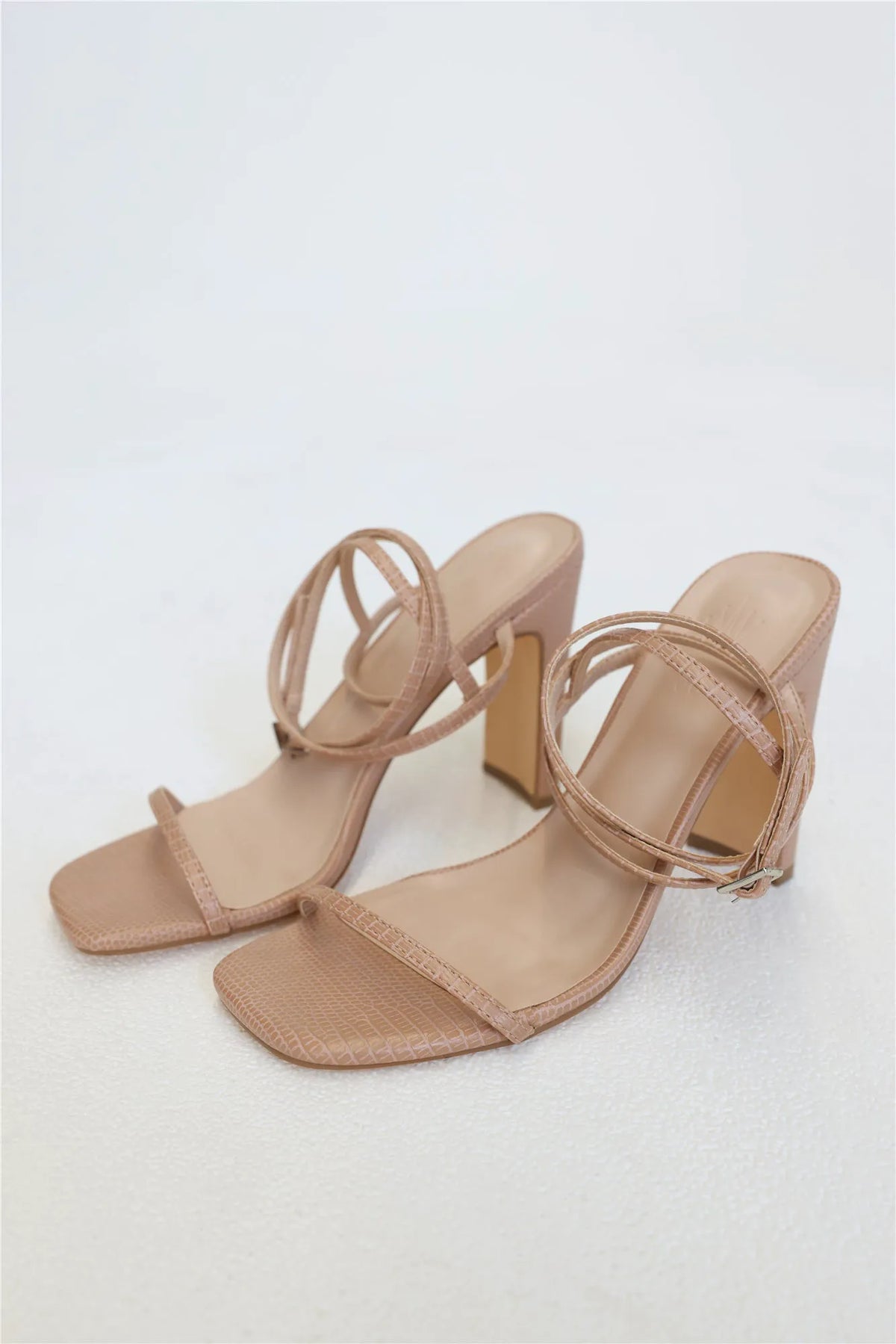 Beige/cream
