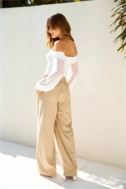 Beige/cream
