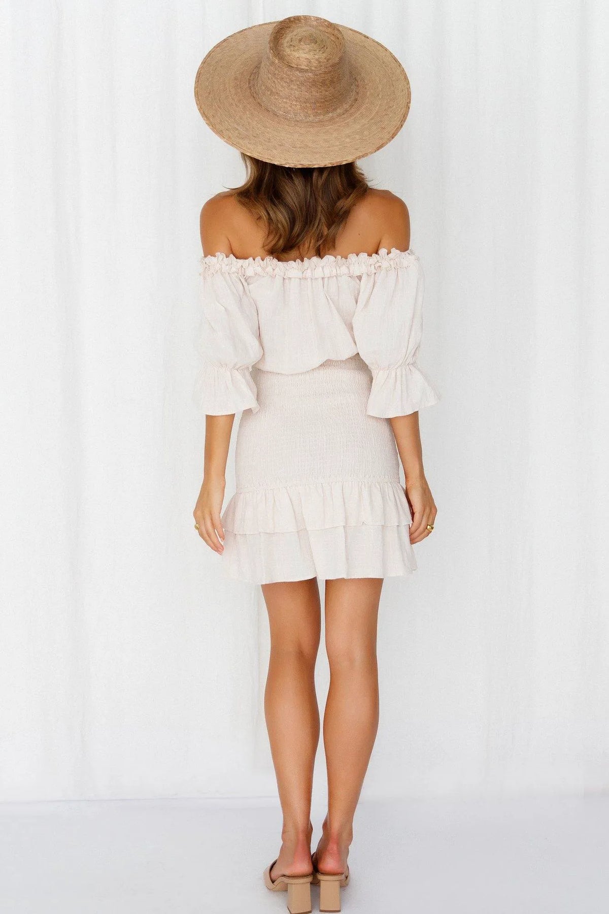 Beige/cream