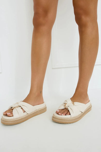 Beige/cream