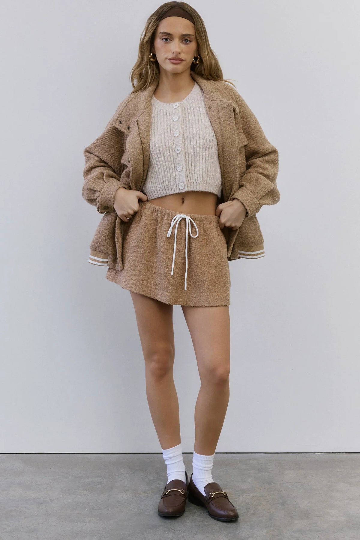 Beige/cream