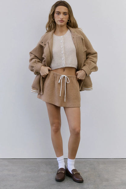 Beige/cream