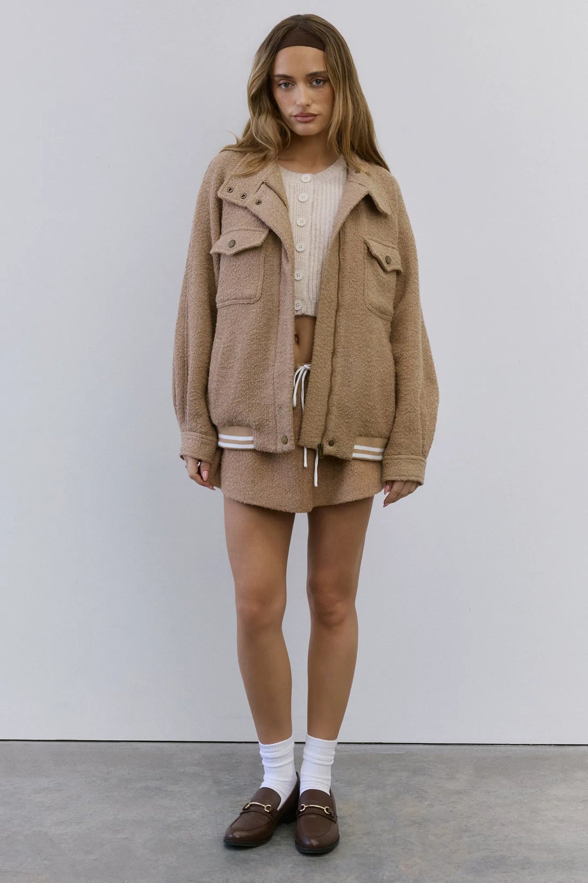 Beige/cream