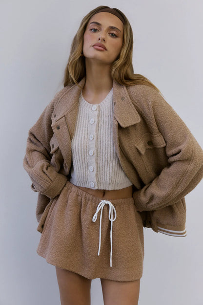Beige/cream