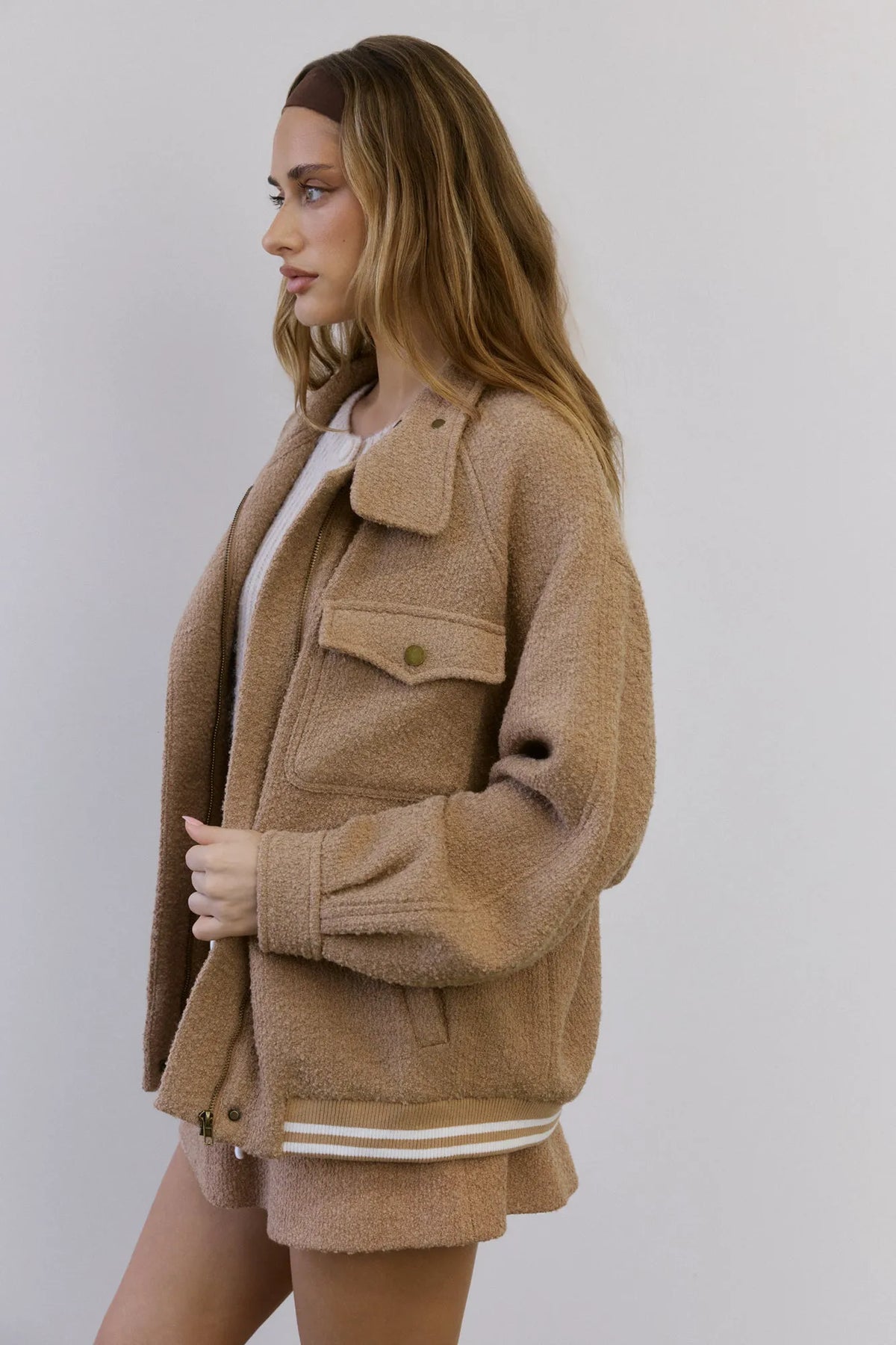 Beige/cream