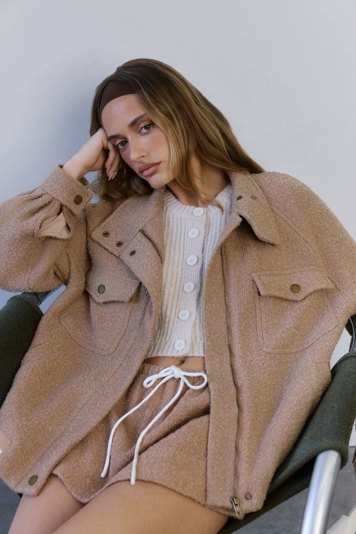 Beige/cream