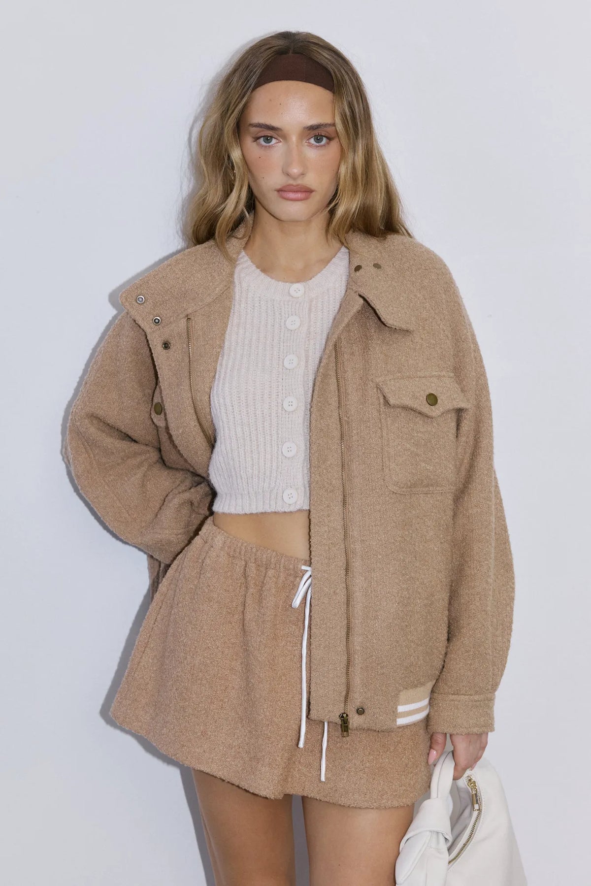 Beige/cream