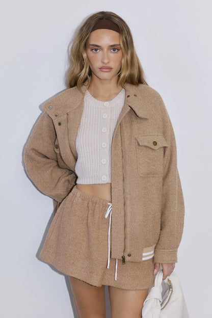 Beige/cream
