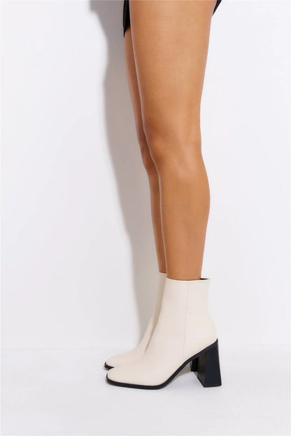 Beige/cream
