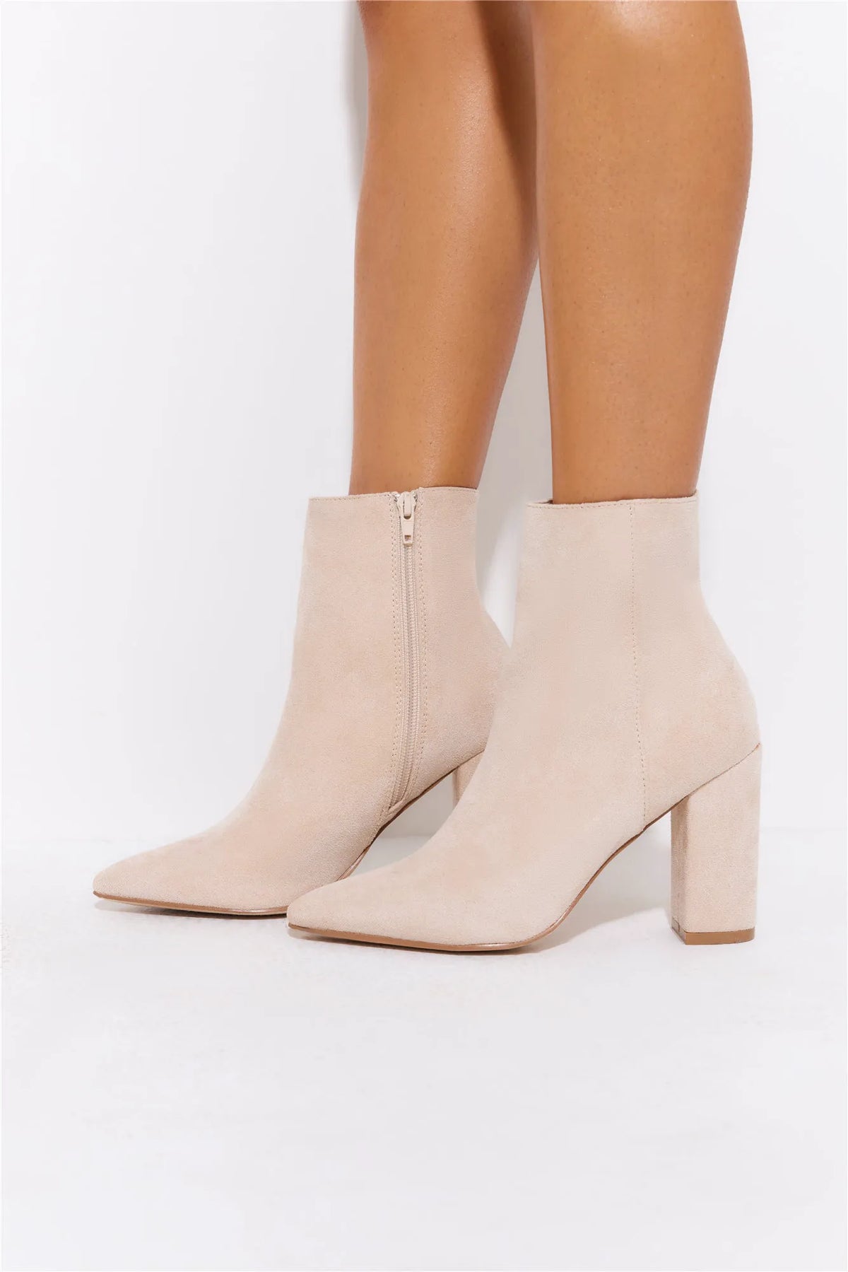 Beige/cream
