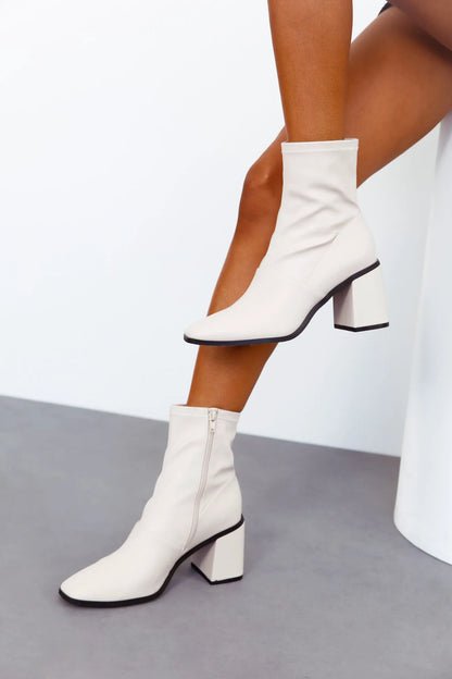 Beige/cream