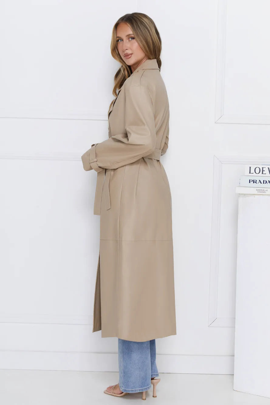 Beige/cream