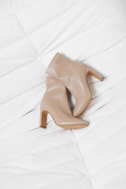 Beige/cream