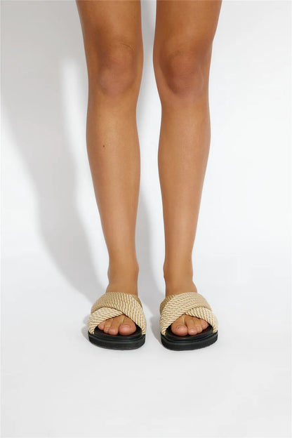 Beige/cream