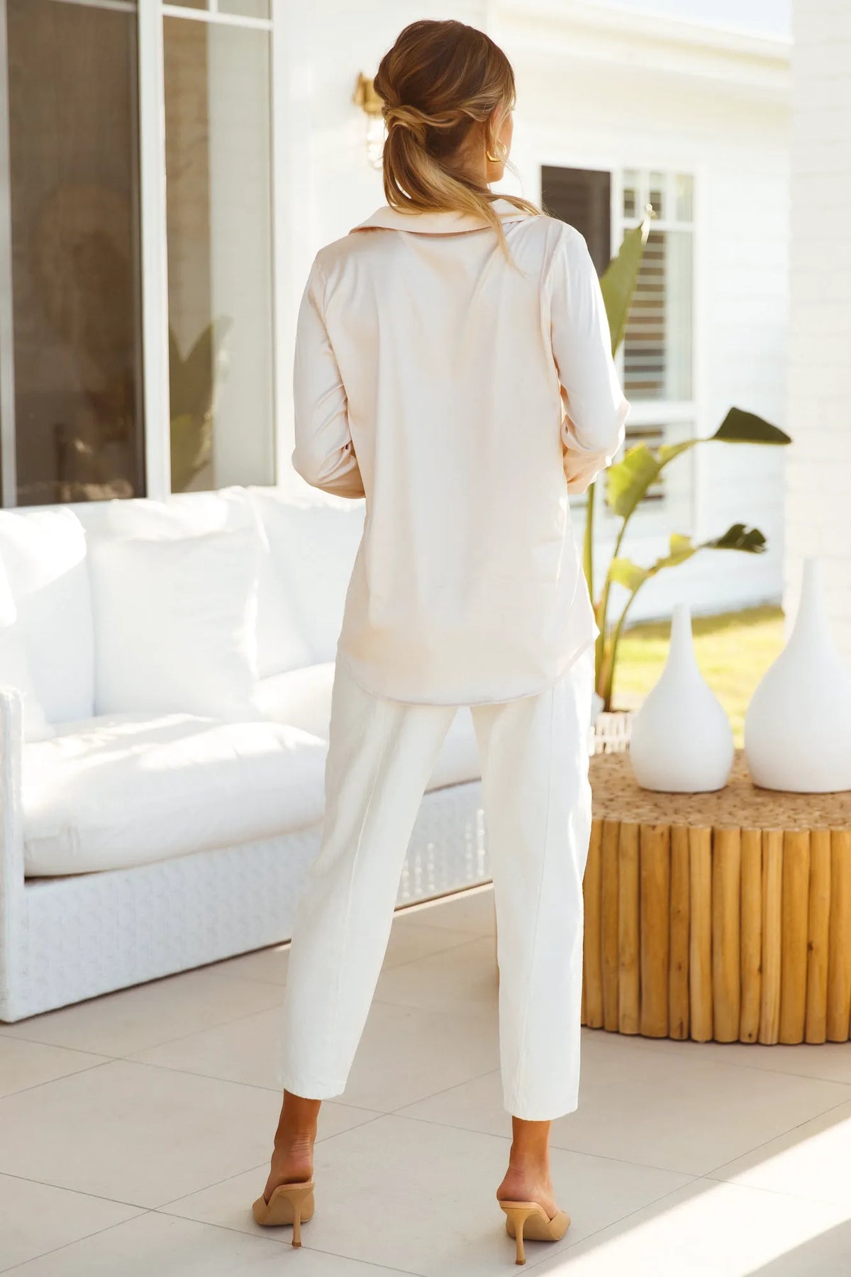 Beige/cream